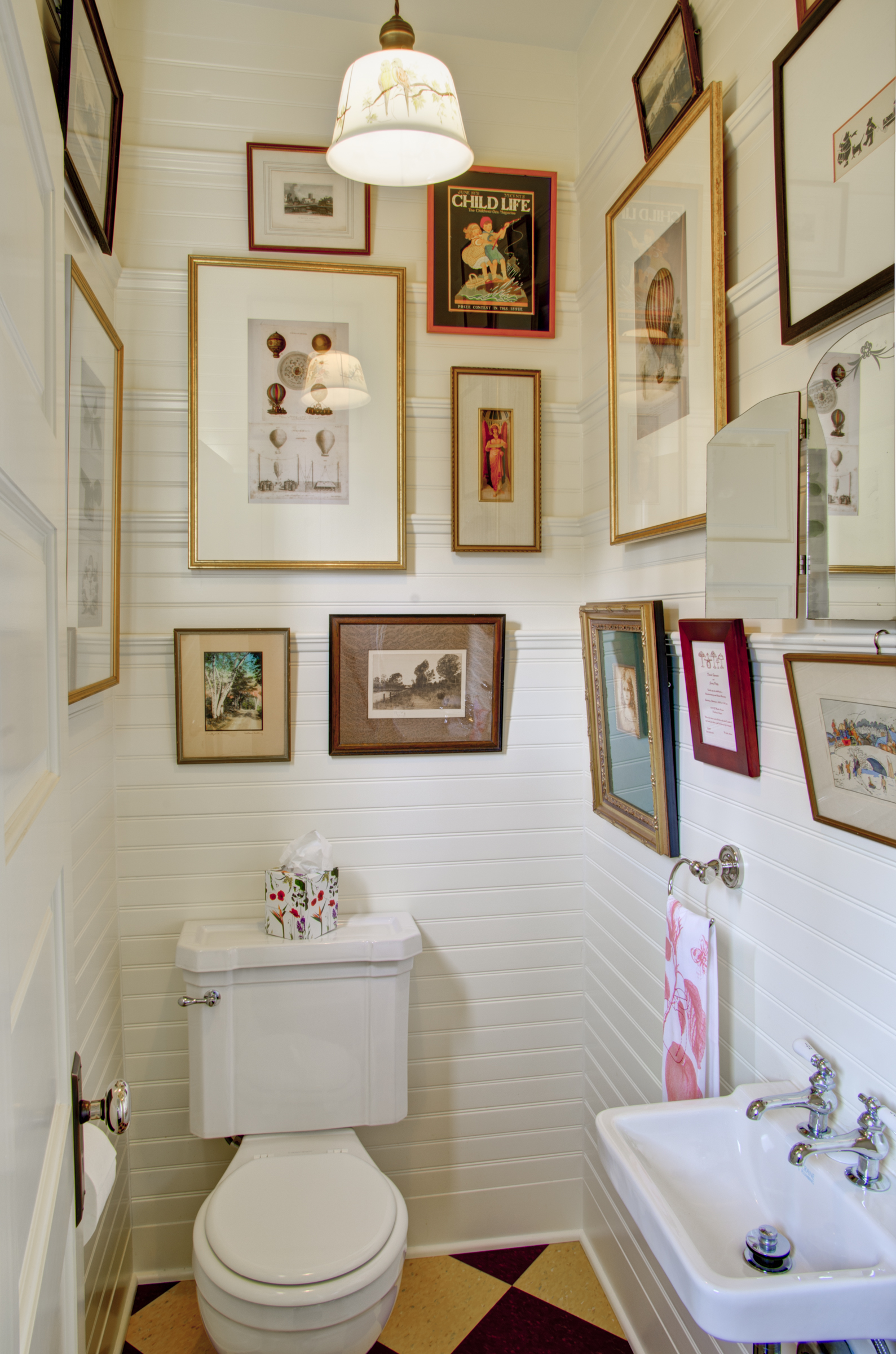 Bathroom Design with Picture Gallery Wall