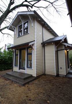 Detached accessory dwelling unit wins gold certification from Earth Advantage Institute.