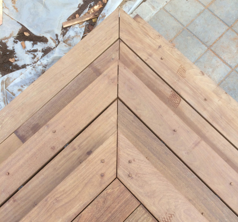 Carpenter Tricks of the Trade Deck Corner Detail Hammer & Hand