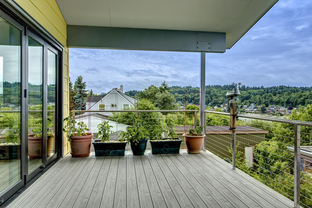 Balcony | Hammer and Hand