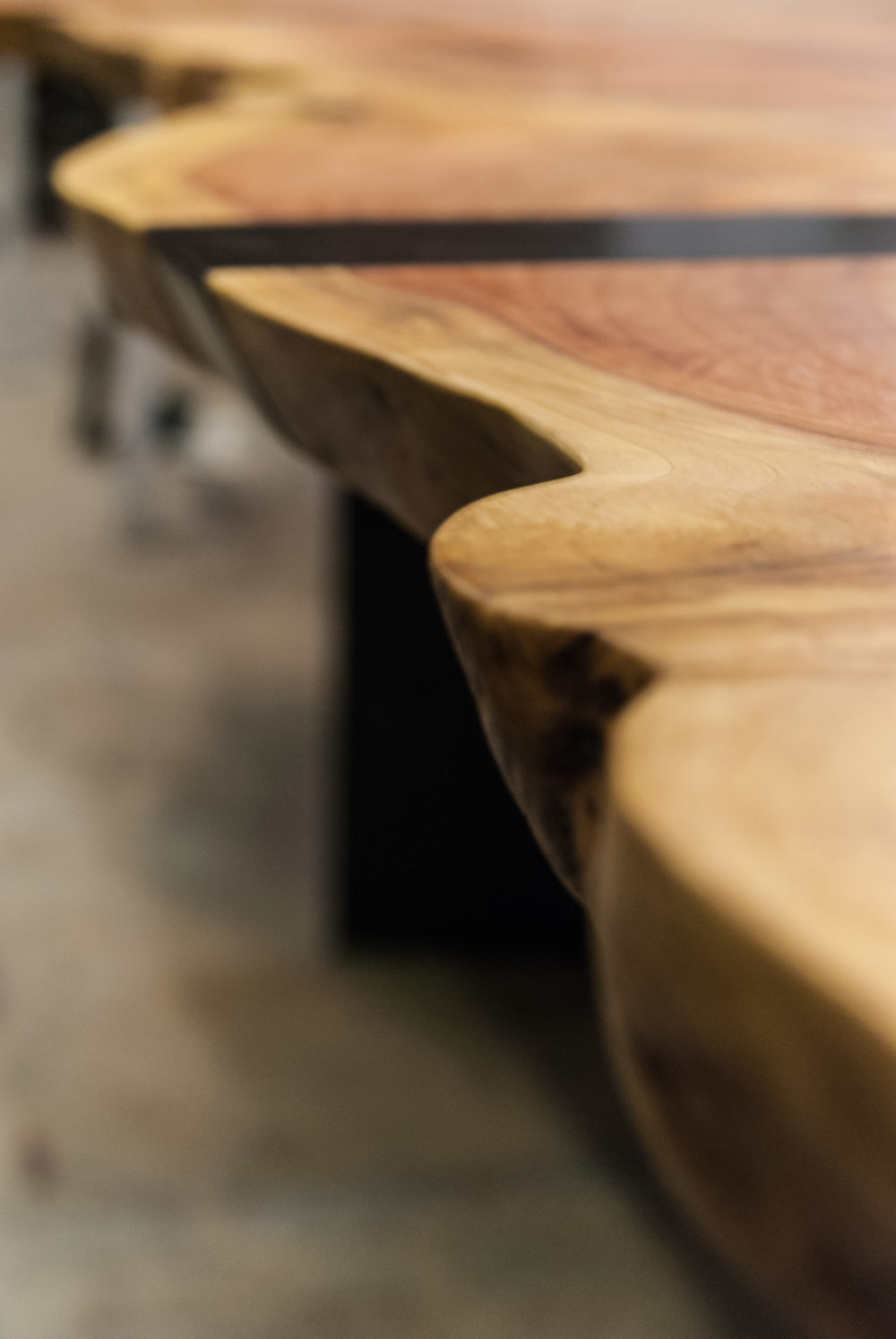 Live Edge of Custom Table | Hammer and Hand